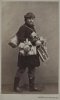 Продавец туесов Россия, 1860-ые гг. Фотограф Каррик В.А. 1827-1878.jpg